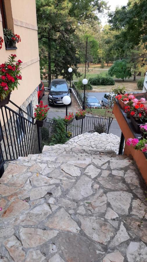 Apartman Modena Lux Vrnjačka Banja Extérieur photo